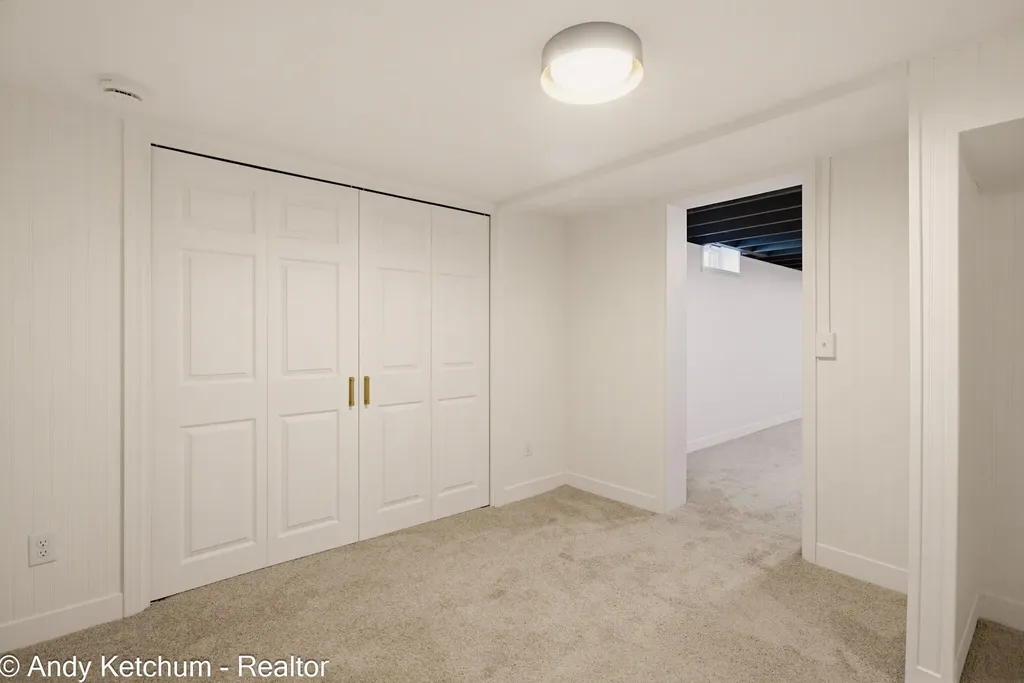 315 W 40th Street Holland City MI 49423
