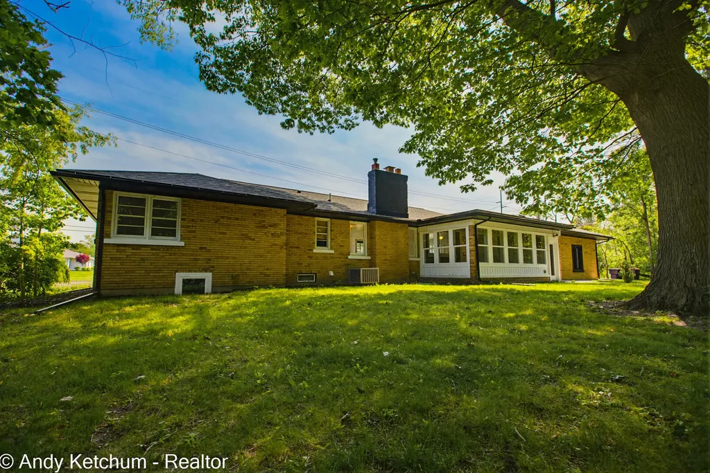 315 W 40th Street Holland City MI 49423