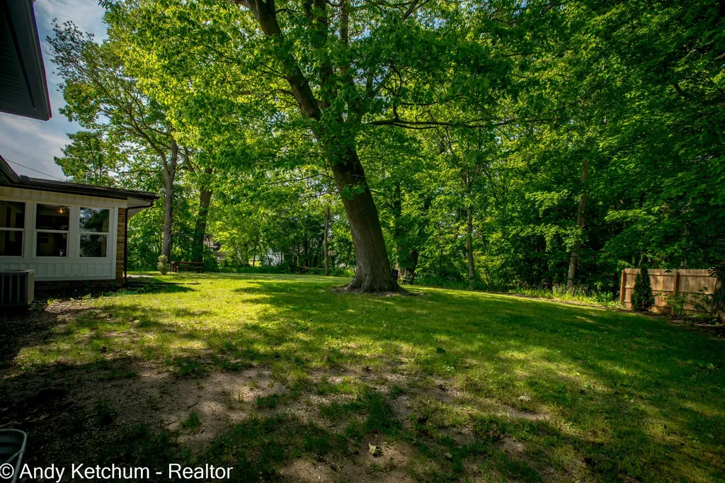 315 W 40th Street Holland City MI 49423