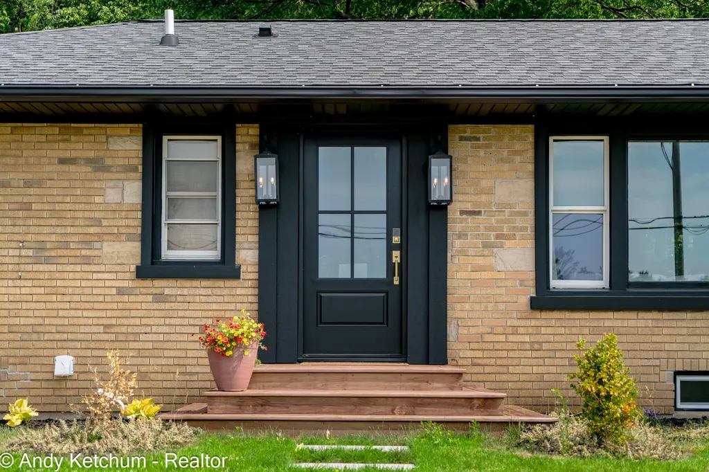 315 W 40th Street Holland City MI 49423