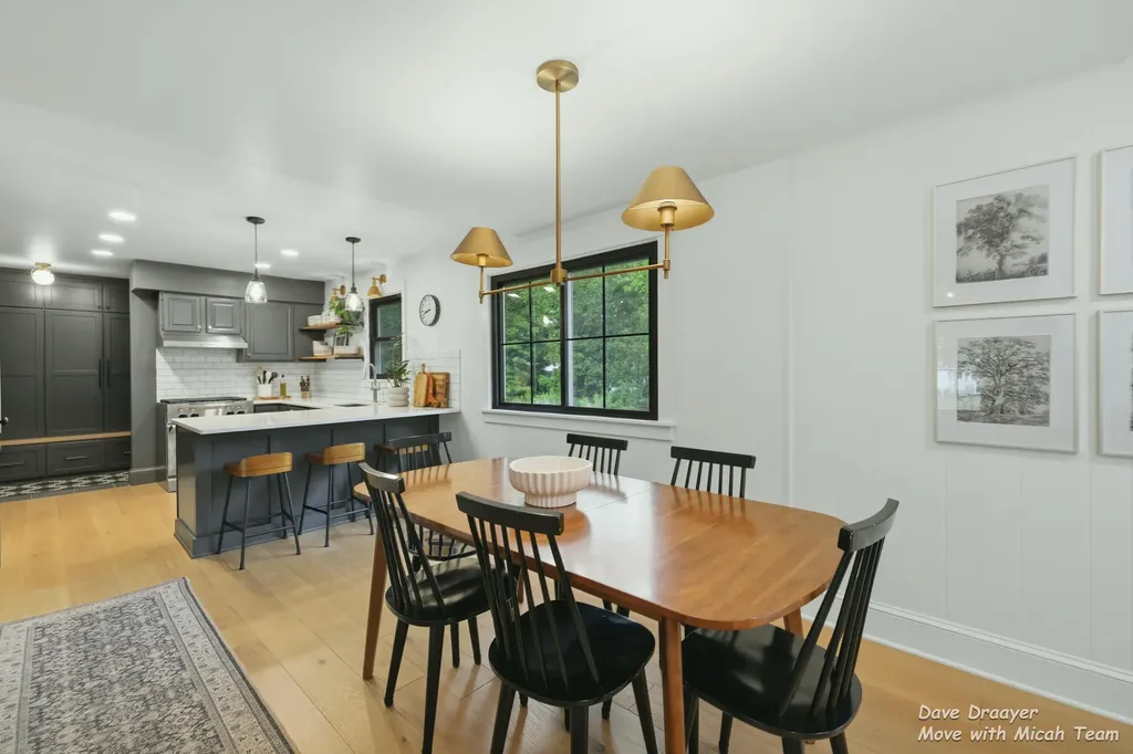 1910 Ridgemoor Drive SE Grand Rapids City MI 49506