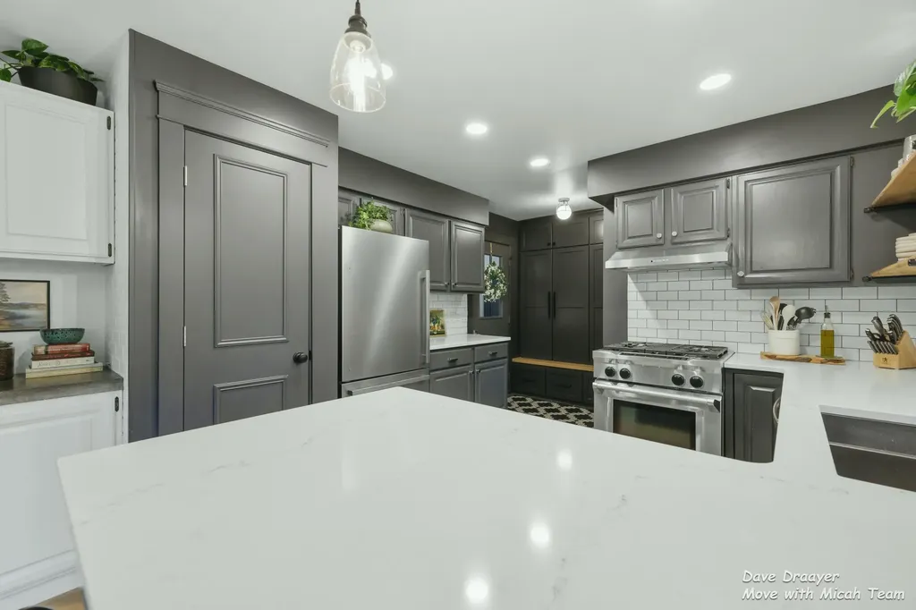 1910 Ridgemoor Drive SE Grand Rapids City MI 49506