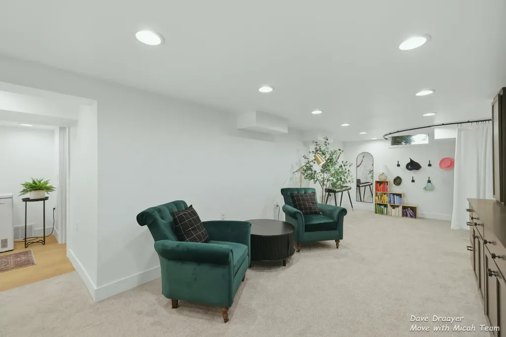 1910 Ridgemoor Drive SE Grand Rapids City MI 49506