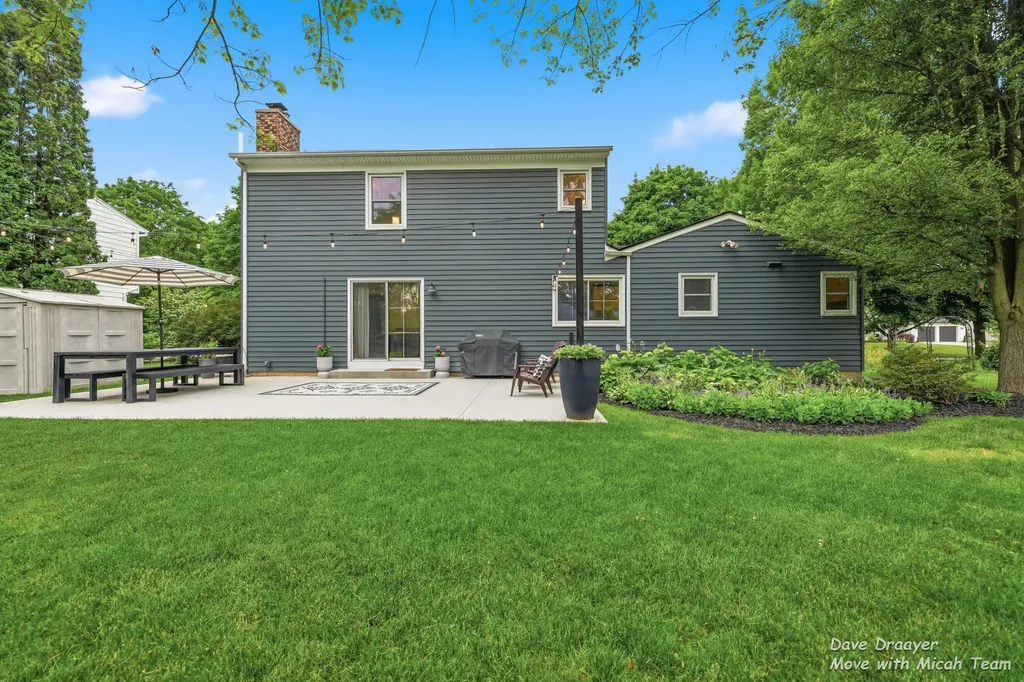 1910 Ridgemoor Drive SE Grand Rapids City MI 49506