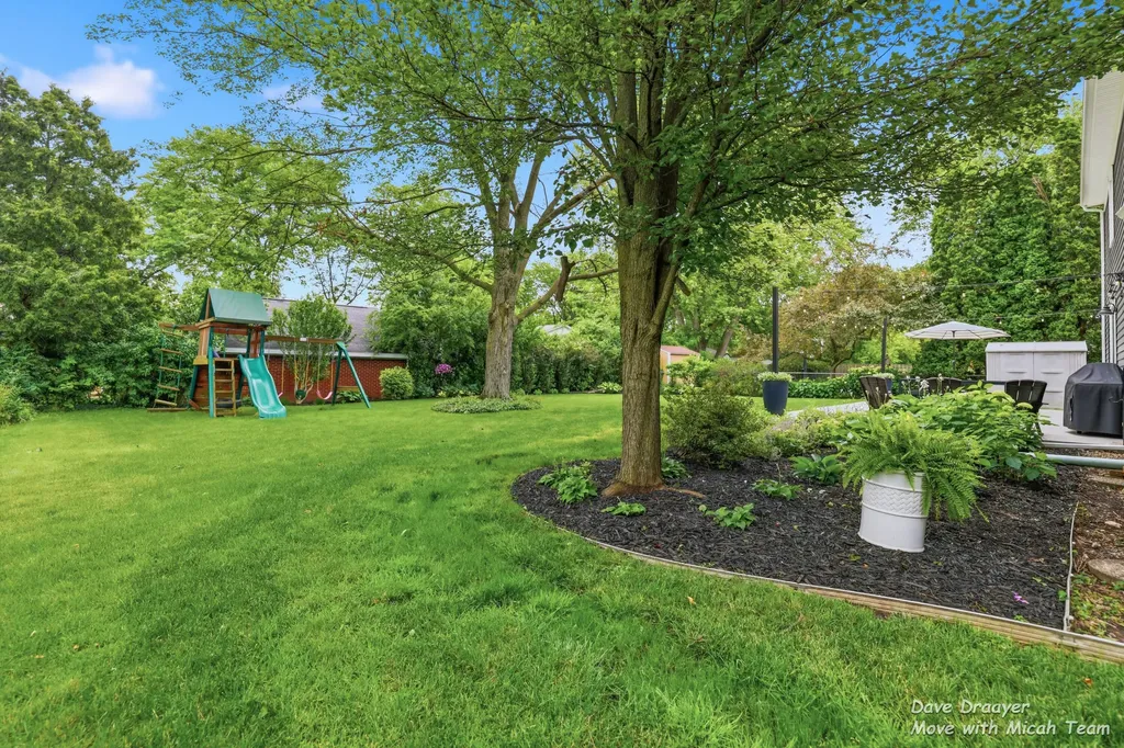 1910 Ridgemoor Drive SE Grand Rapids City MI 49506