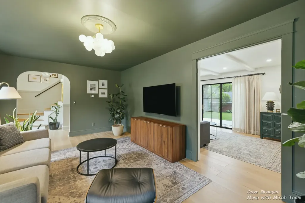 1910 Ridgemoor Drive SE Grand Rapids City MI 49506