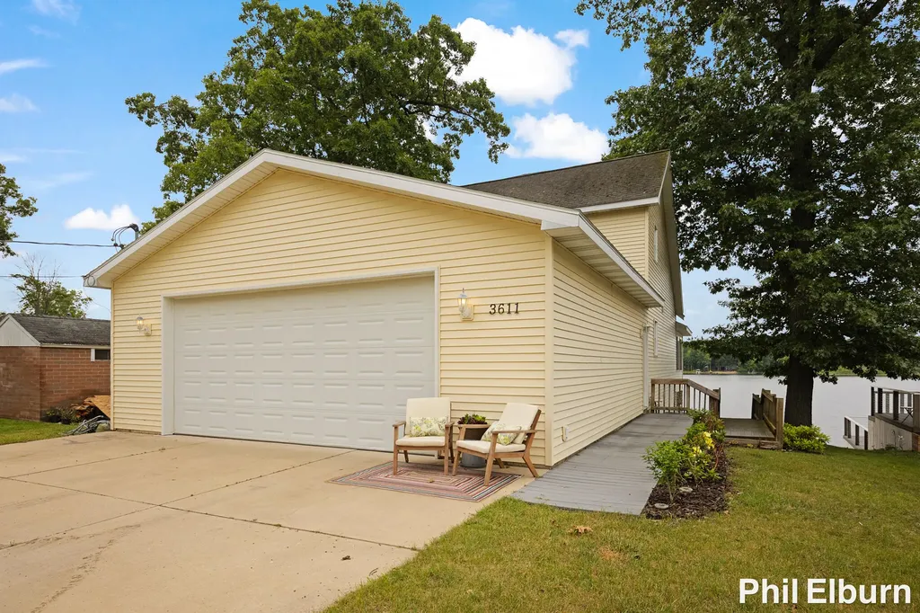 3611 Holiday Drive Montcalm Township MI 48838