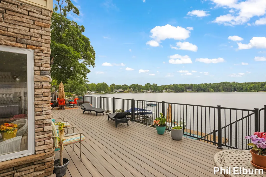 3611 Holiday Drive Montcalm Township MI 48838