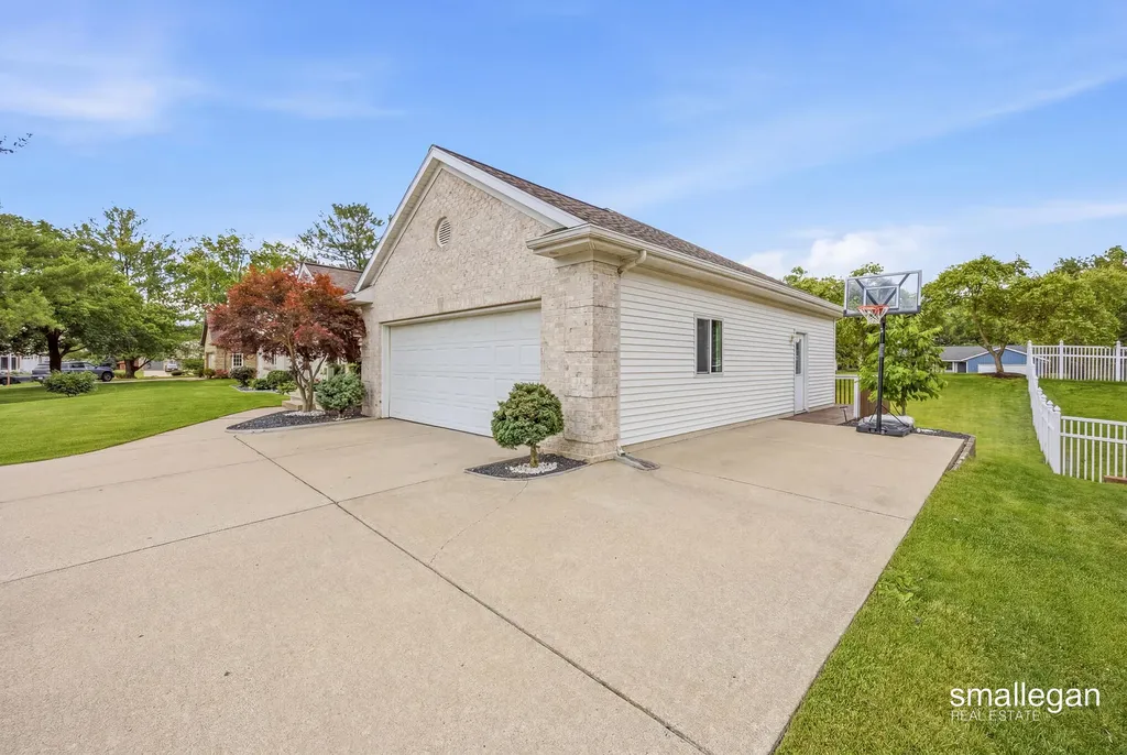 4514 Hidden Ridge Drive Georgetown Charter Township MI 49426