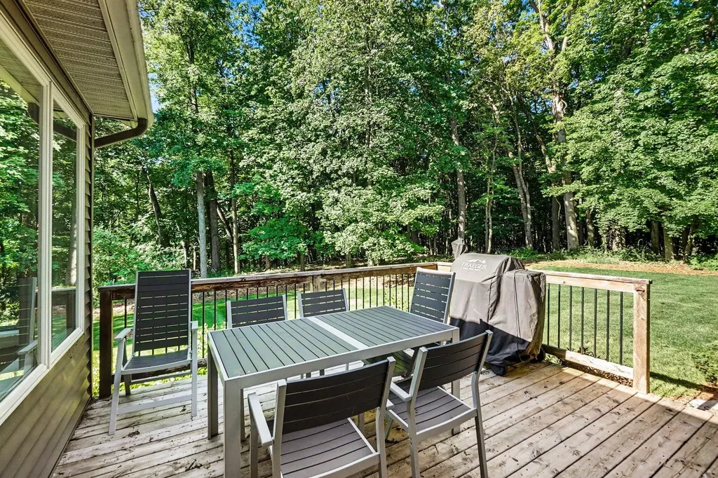 7000 Windcrest Street SE Cascade Charter Township MI 49546