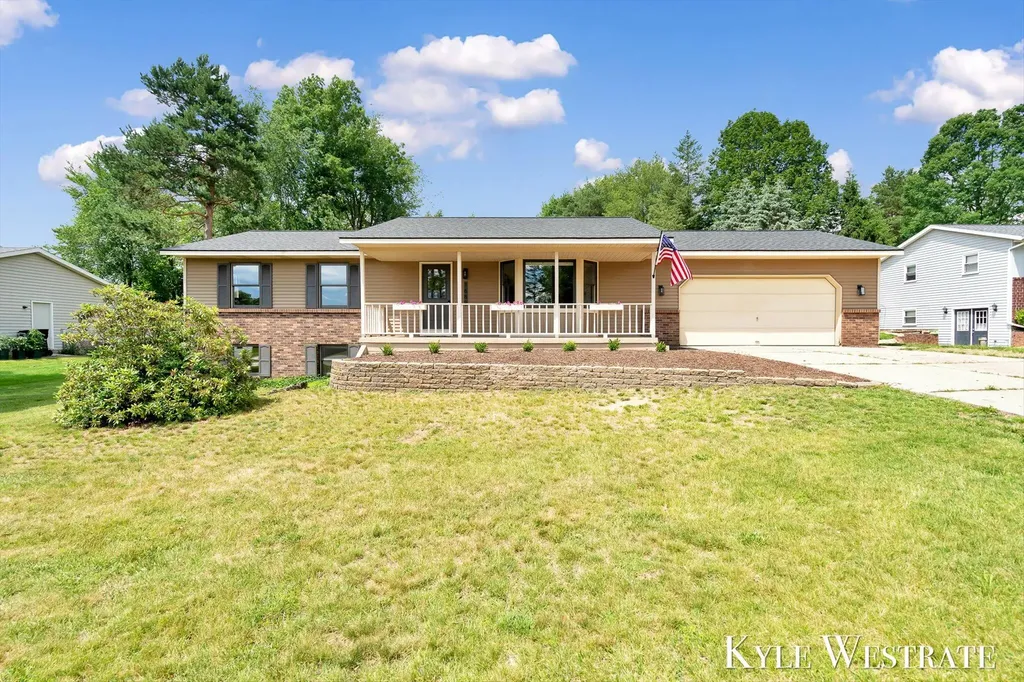 1689 Slater Street Dorr Township MI 49323