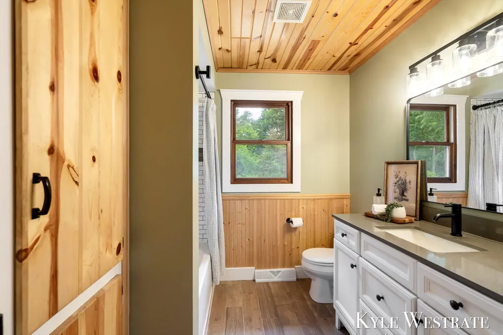 1689 Slater Street Dorr Township MI 49323
