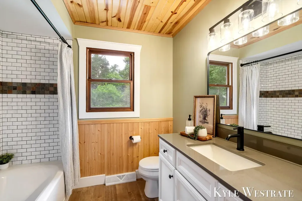 1689 Slater Street Dorr Township MI 49323