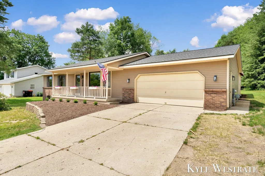 1689 Slater Street Dorr Township MI 49323