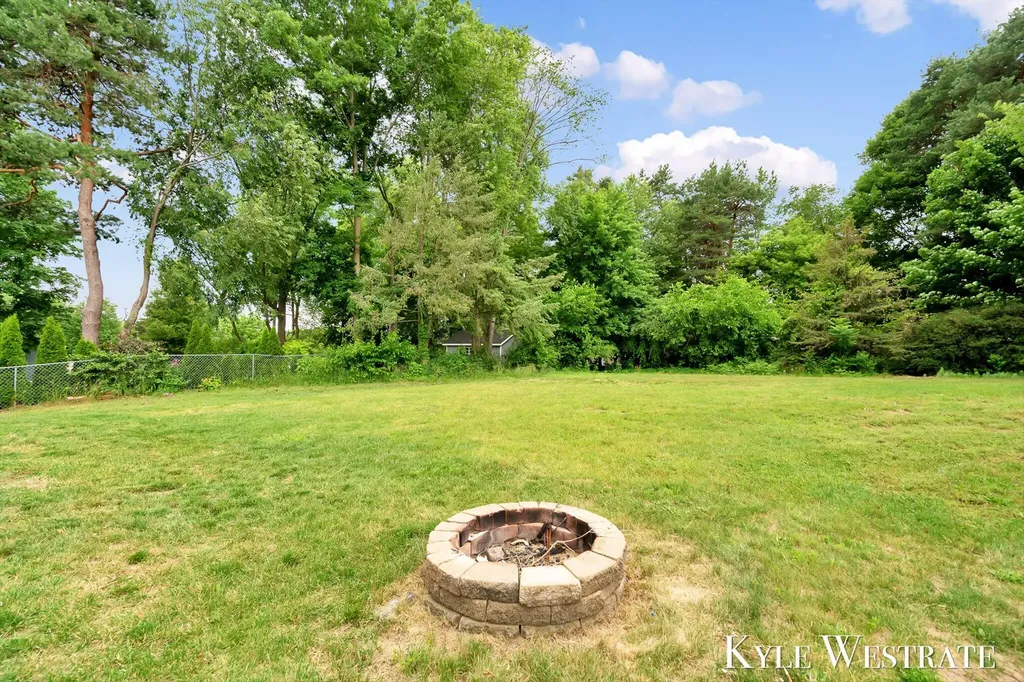 1689 Slater Street Dorr Township MI 49323