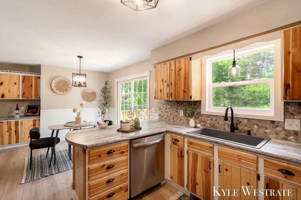 1689 Slater Street Dorr Township MI 49323