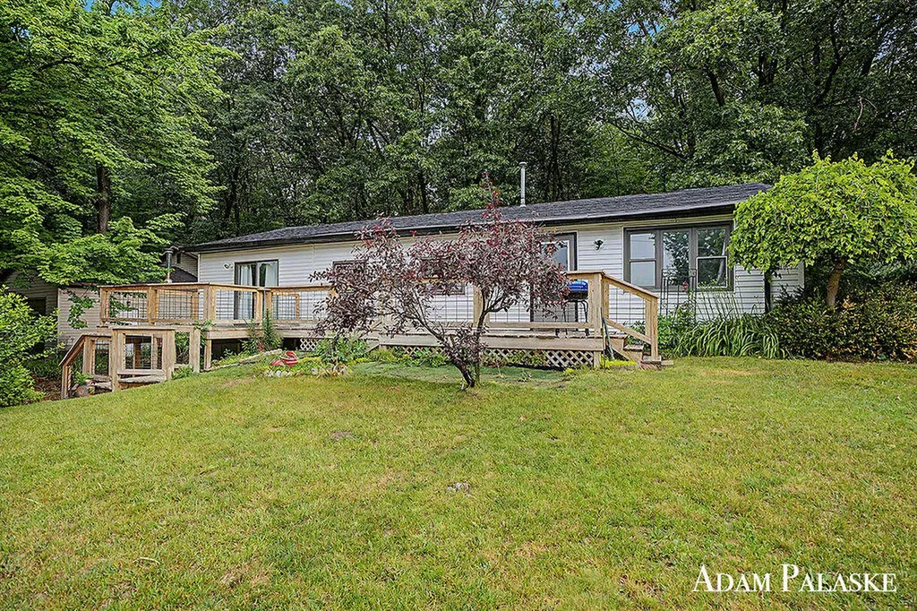 3542 Holiday Drive Montcalm Township MI 48838