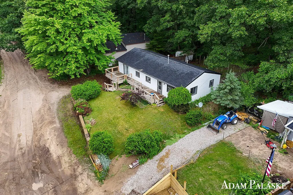 3542 Holiday Drive Montcalm Township MI 48838