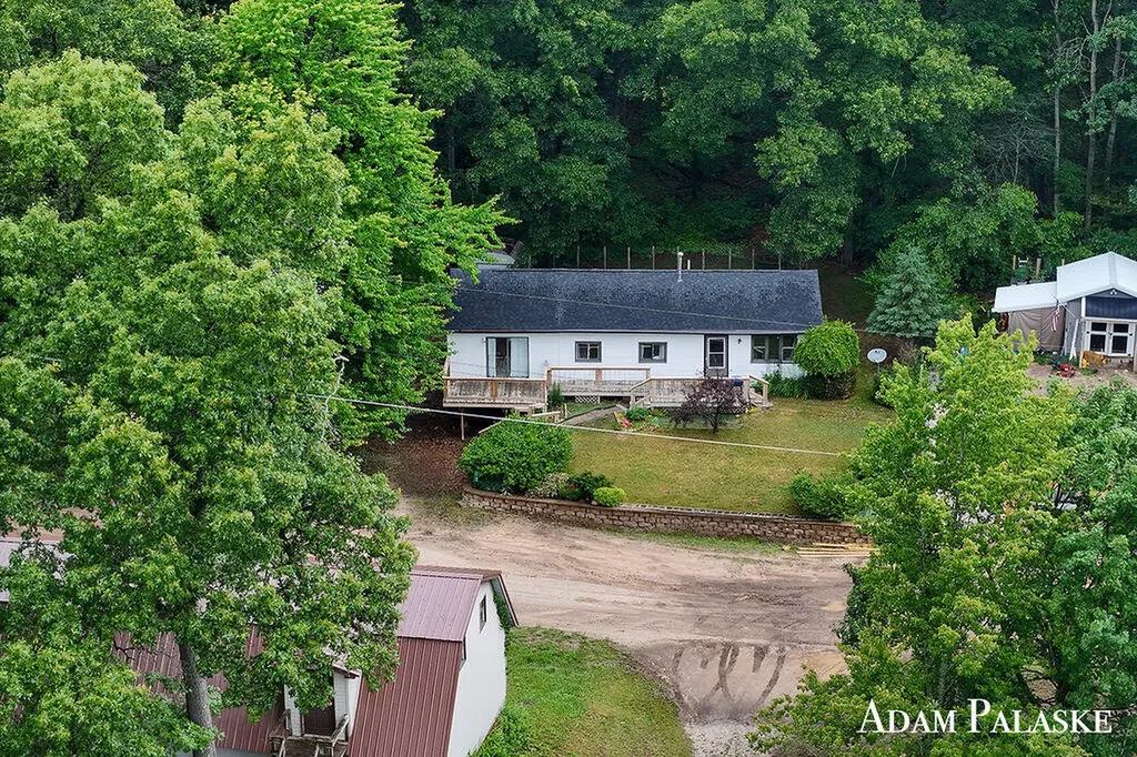3542 Holiday Drive Montcalm Township MI 48838