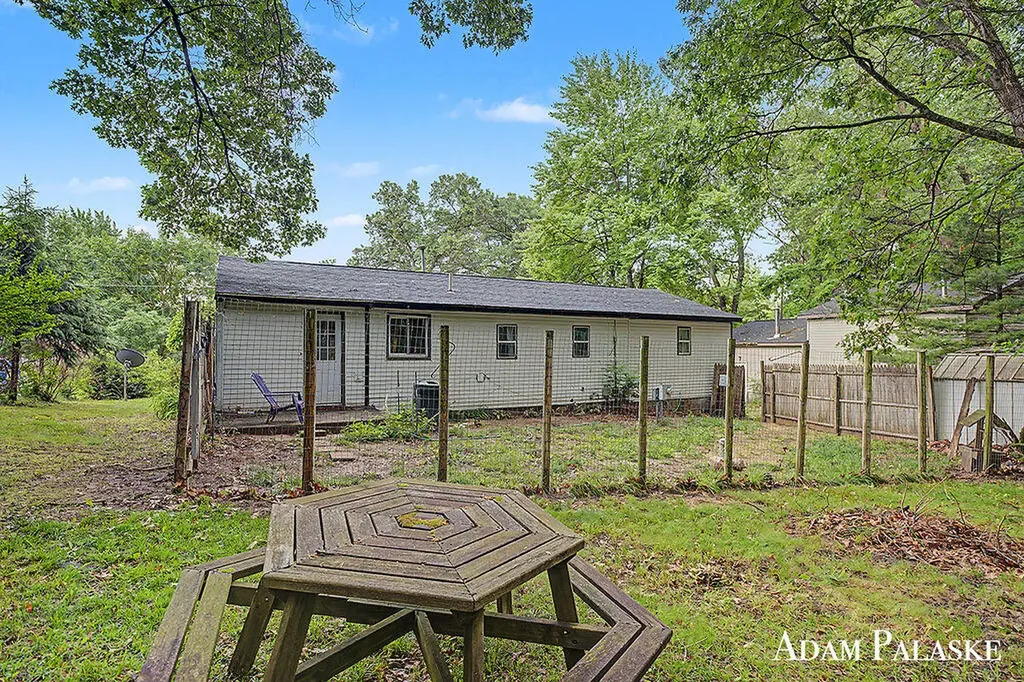 3542 Holiday Drive Montcalm Township MI 48838