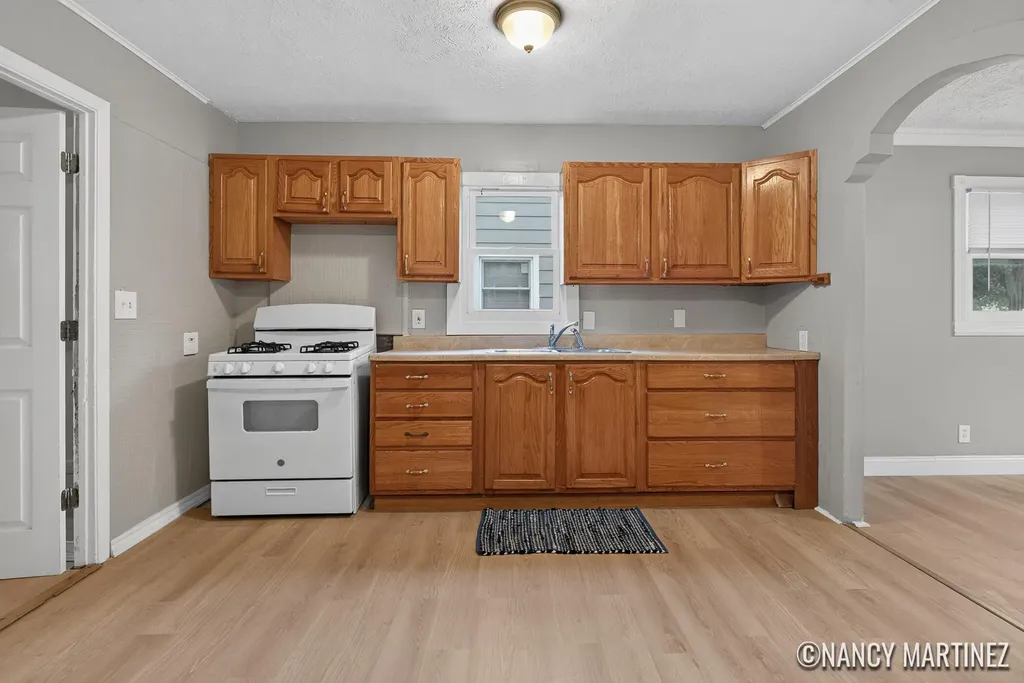 853 California Street NW Grand Rapids City MI 49504