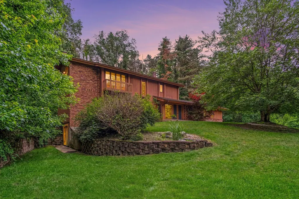 540 Roundtree Drive NE Ada Township MI 49301