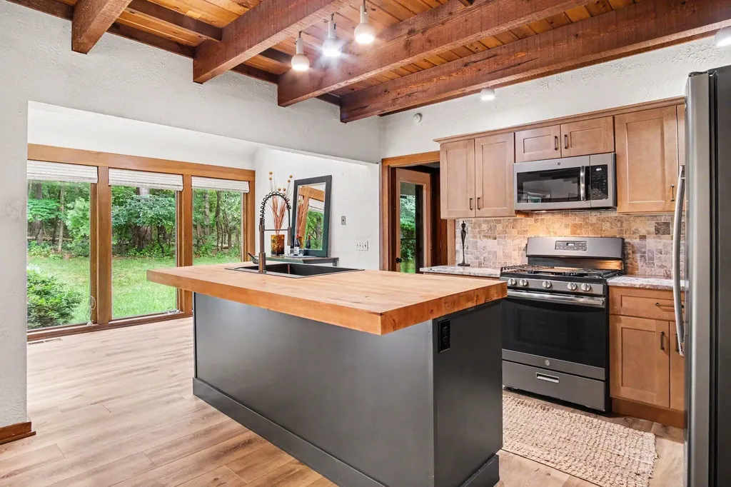 540 Roundtree Drive NE Ada Township MI 49301