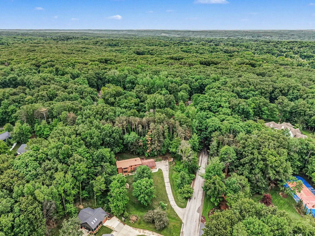 540 Roundtree Drive NE Ada Township MI 49301