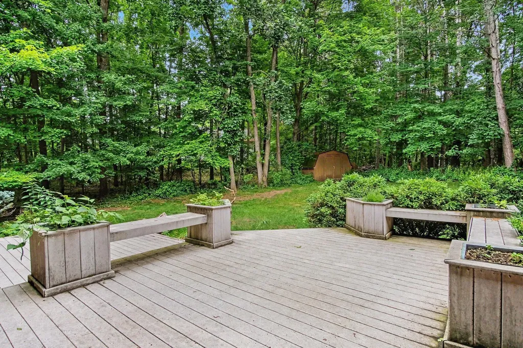 540 Roundtree Drive NE Ada Township MI 49301