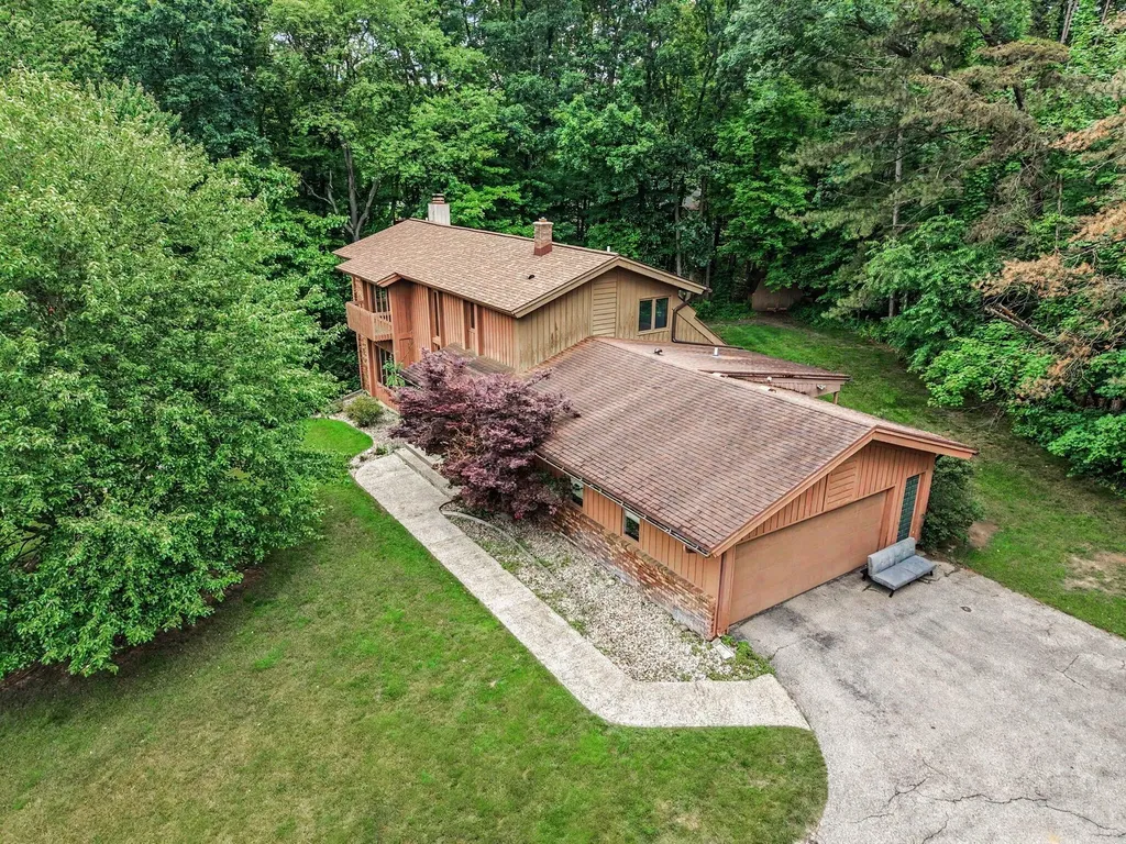 540 Roundtree Drive NE Ada Township MI 49301