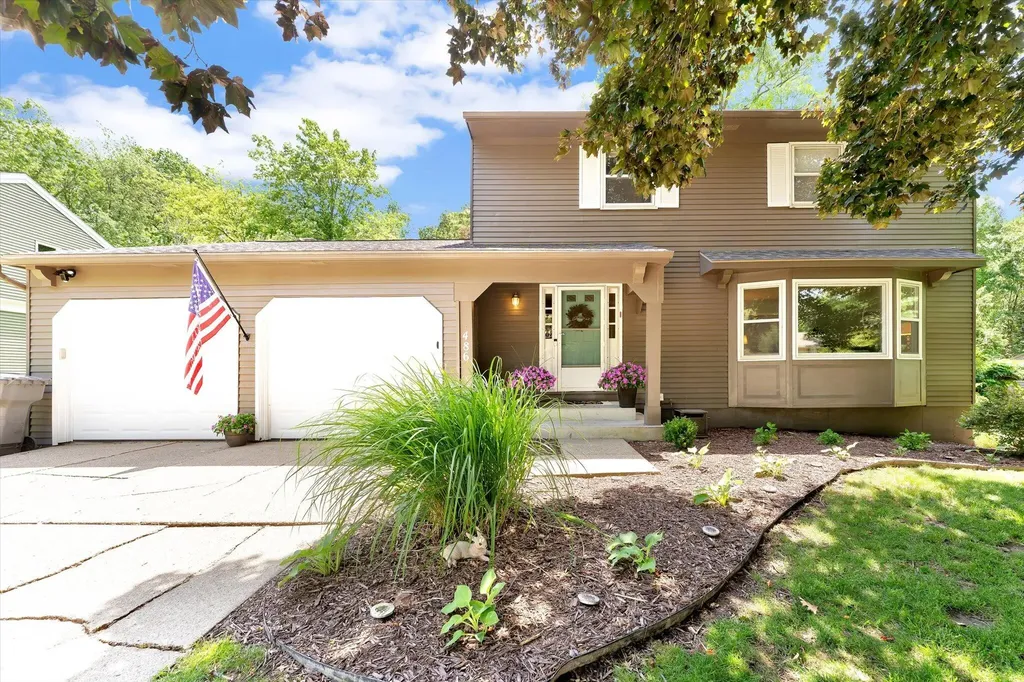 486 Edgeworthe Drive SE Ada Township MI 49301