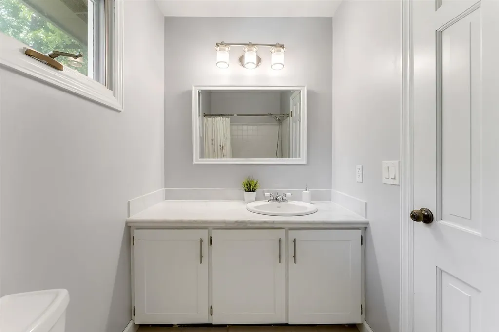 486 Edgeworthe Drive SE Ada Township MI 49301