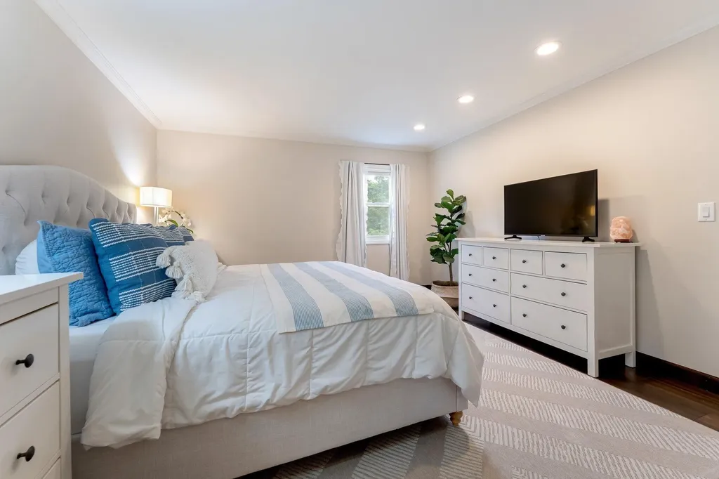 486 Edgeworthe Drive SE Ada Township MI 49301