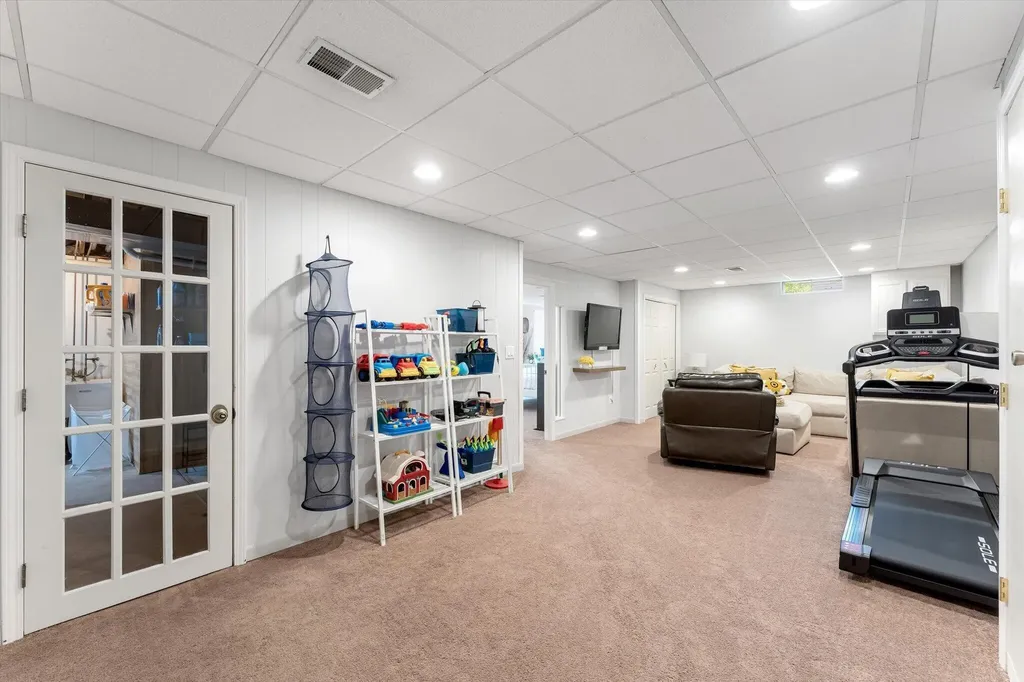 486 Edgeworthe Drive SE Ada Township MI 49301