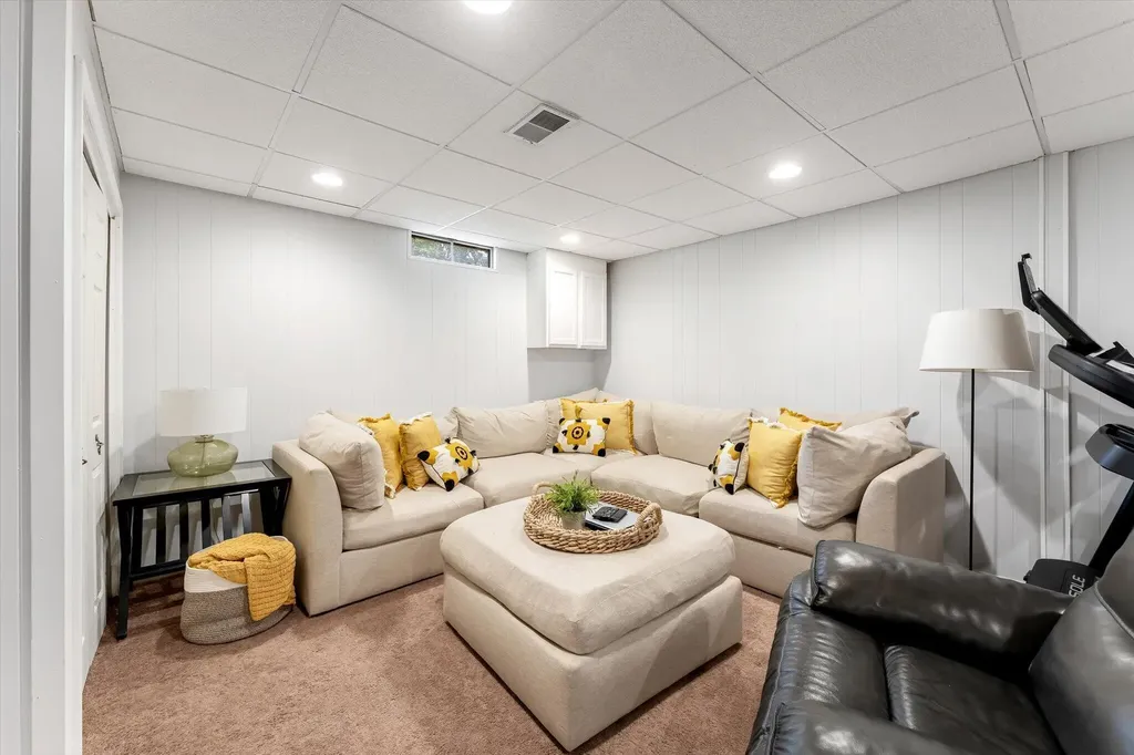486 Edgeworthe Drive SE Ada Township MI 49301