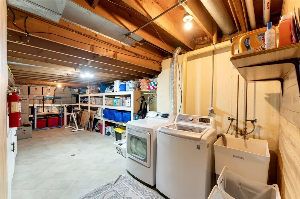 486 Edgeworthe Drive SE Ada Township MI 49301