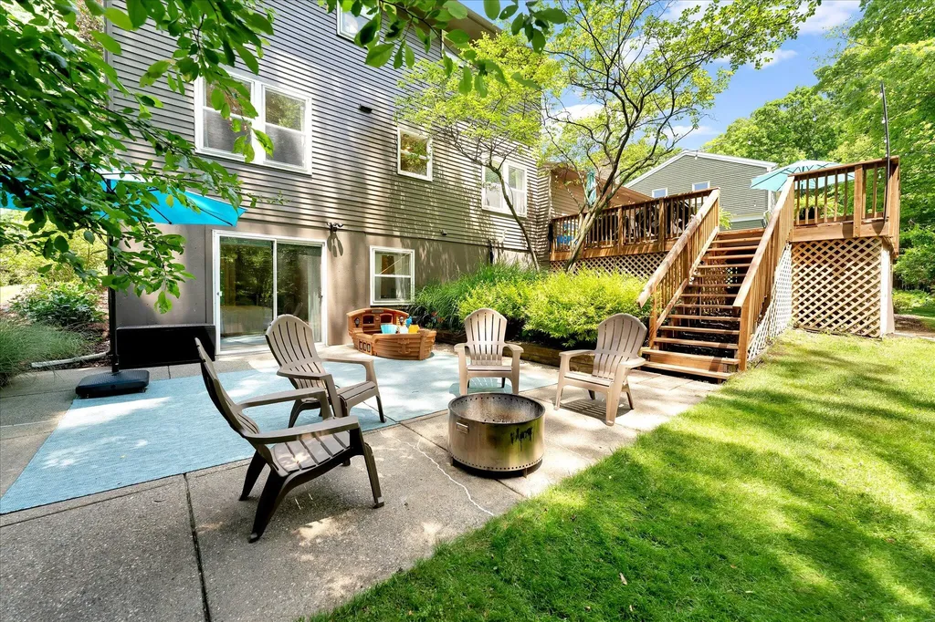 486 Edgeworthe Drive SE Ada Township MI 49301