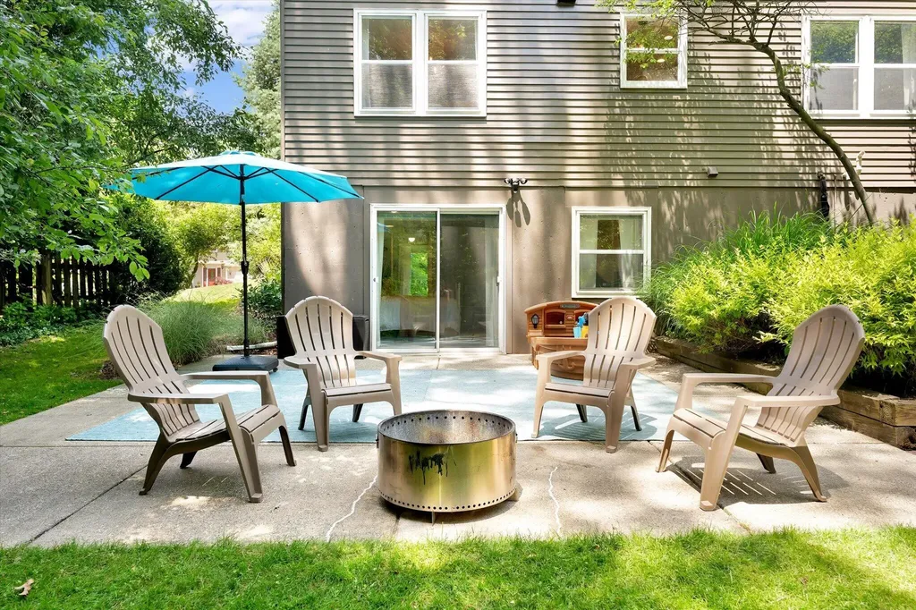 486 Edgeworthe Drive SE Ada Township MI 49301