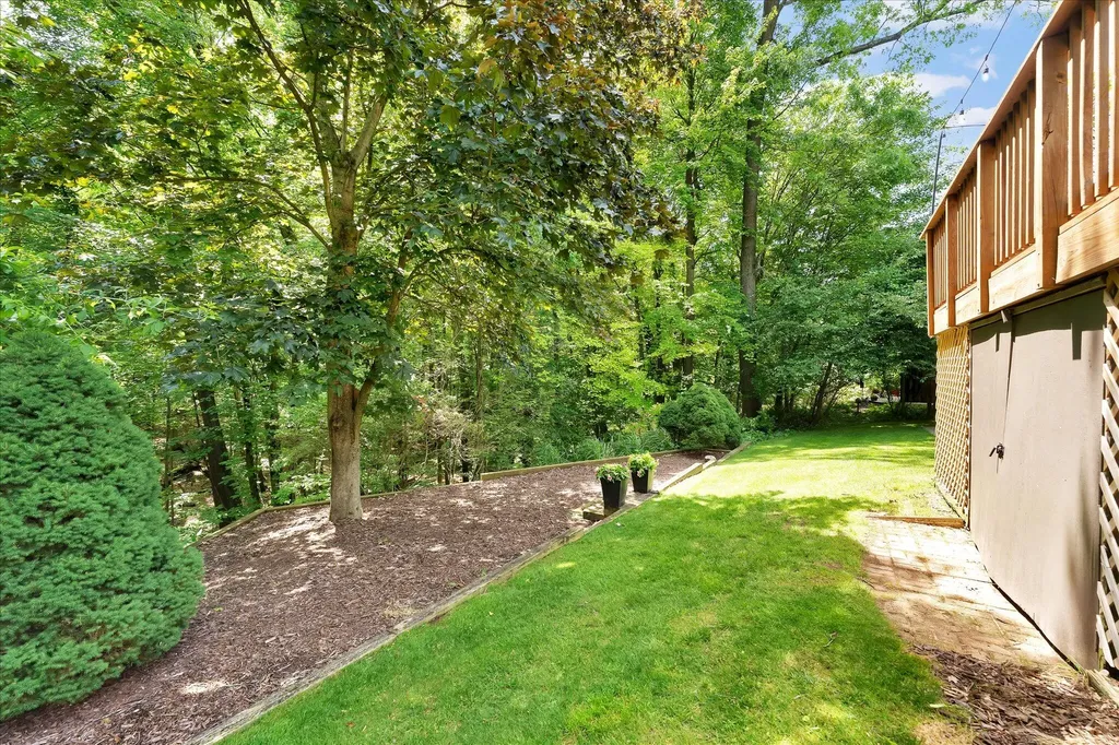 486 Edgeworthe Drive SE Ada Township MI 49301