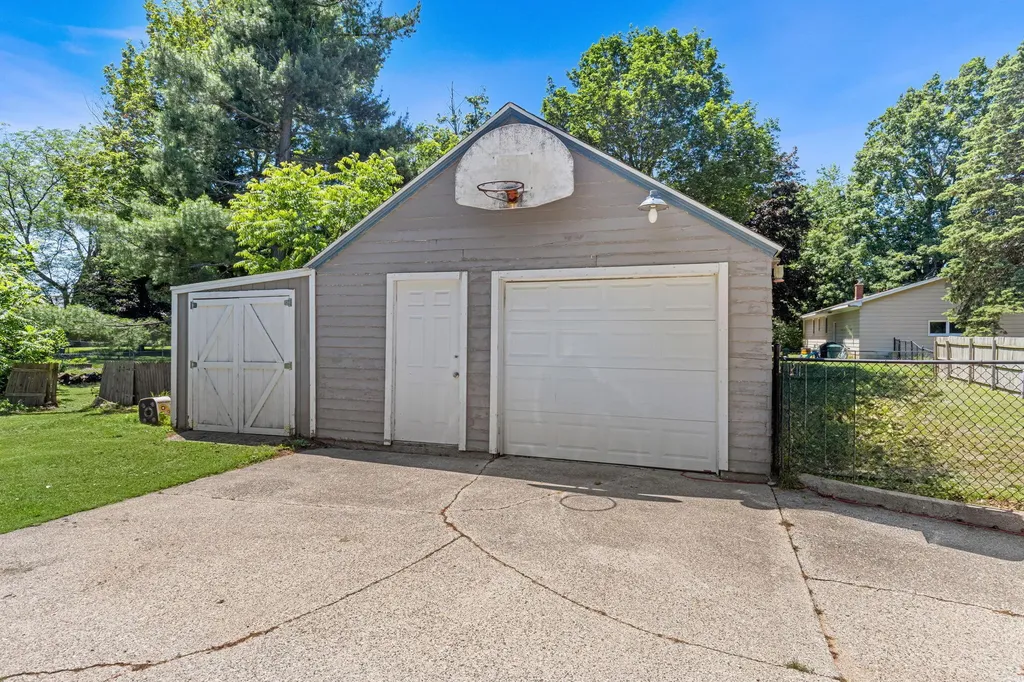 5806 Lake Michigan Drive Allendale Charter Township MI 49401