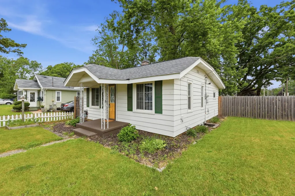 137 Holly Street SW Wyoming City MI 49548