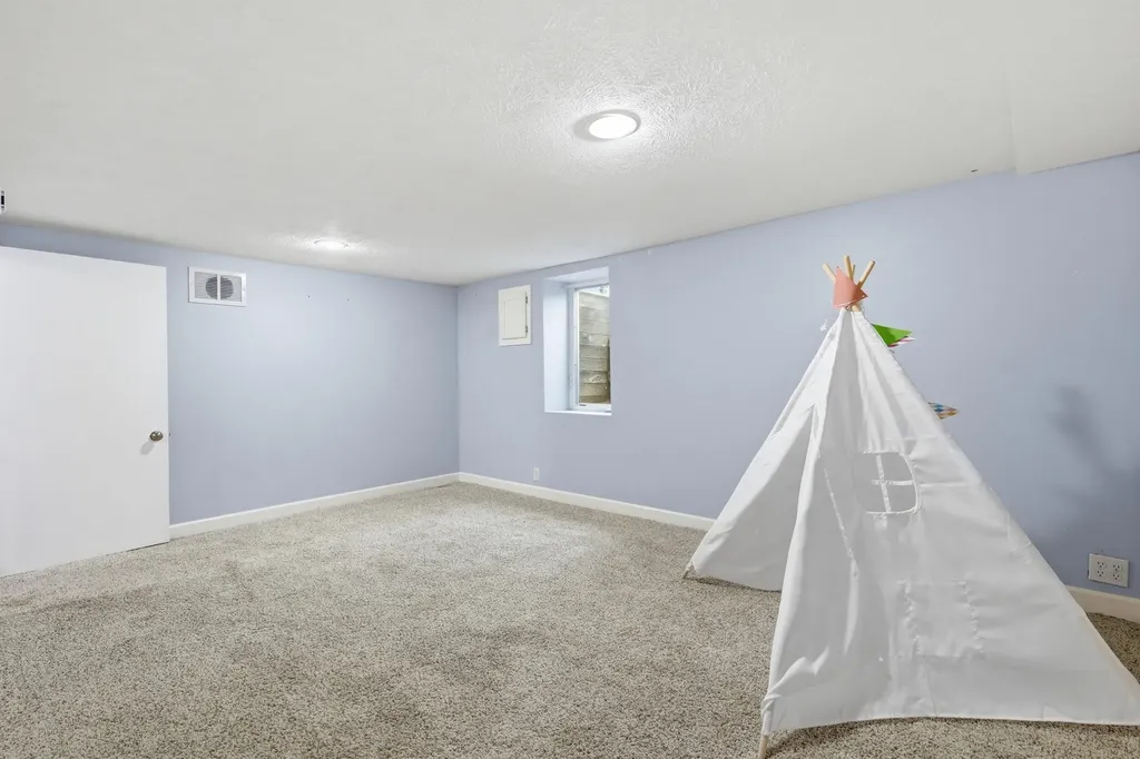 137 Holly Street SW Wyoming City MI 49548