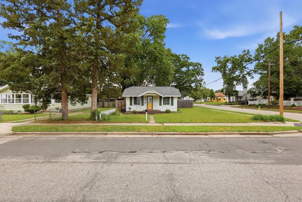 137 Holly Street SW Wyoming City MI 49548