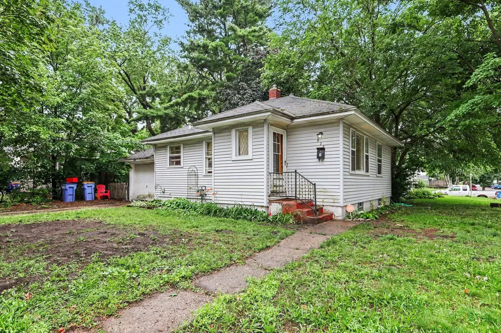 924 Griggs Street SE Grand Rapids City MI 49507