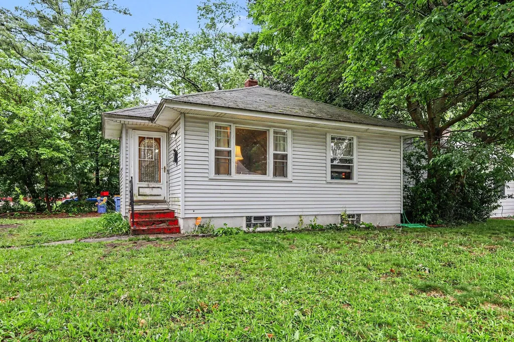 924 Griggs Street SE Grand Rapids City MI 49507