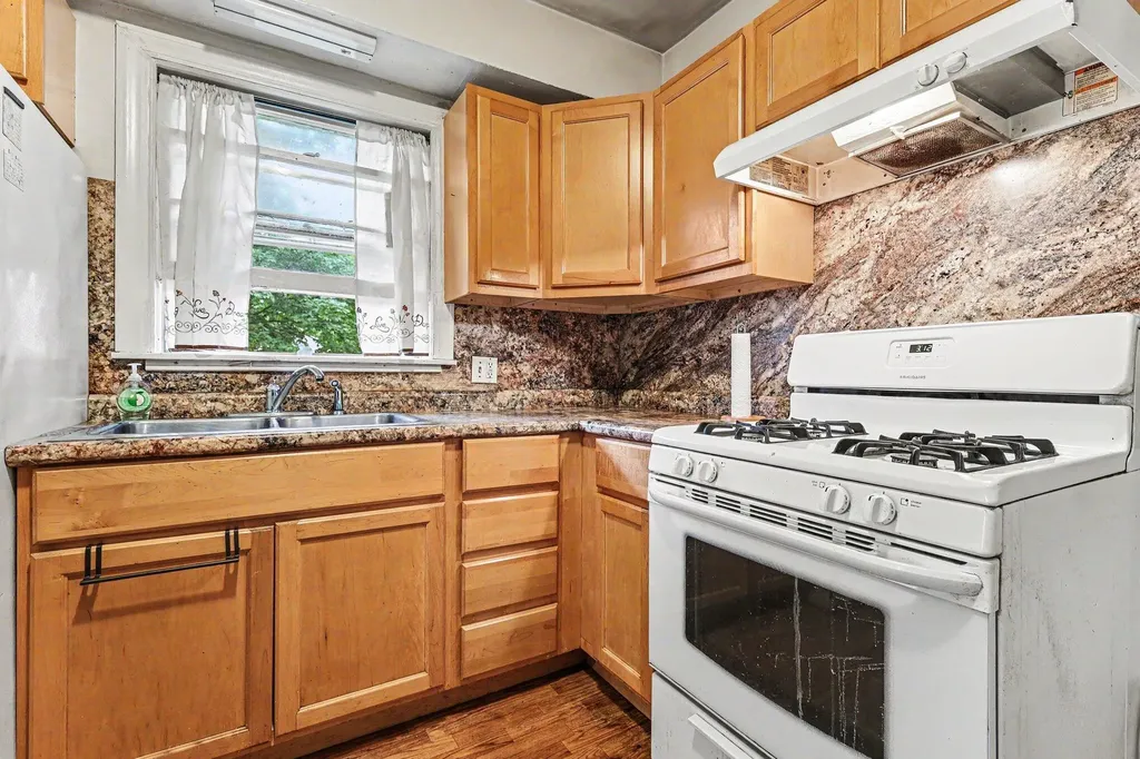 924 Griggs Street SE Grand Rapids City MI 49507