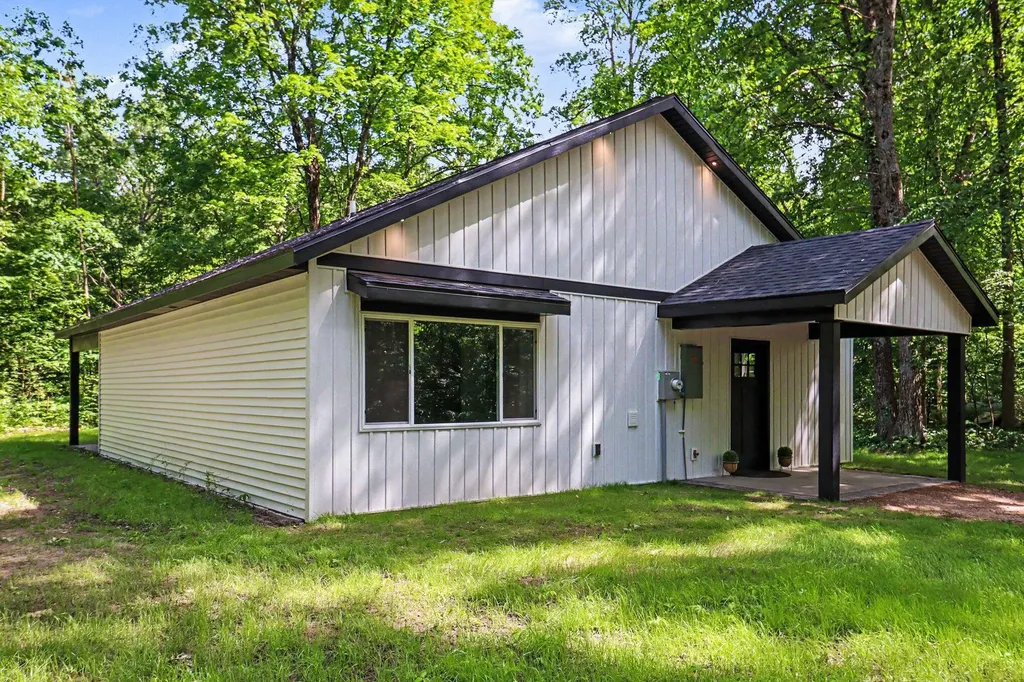 9066 Agawa Trail Reynolds Township MI 49329