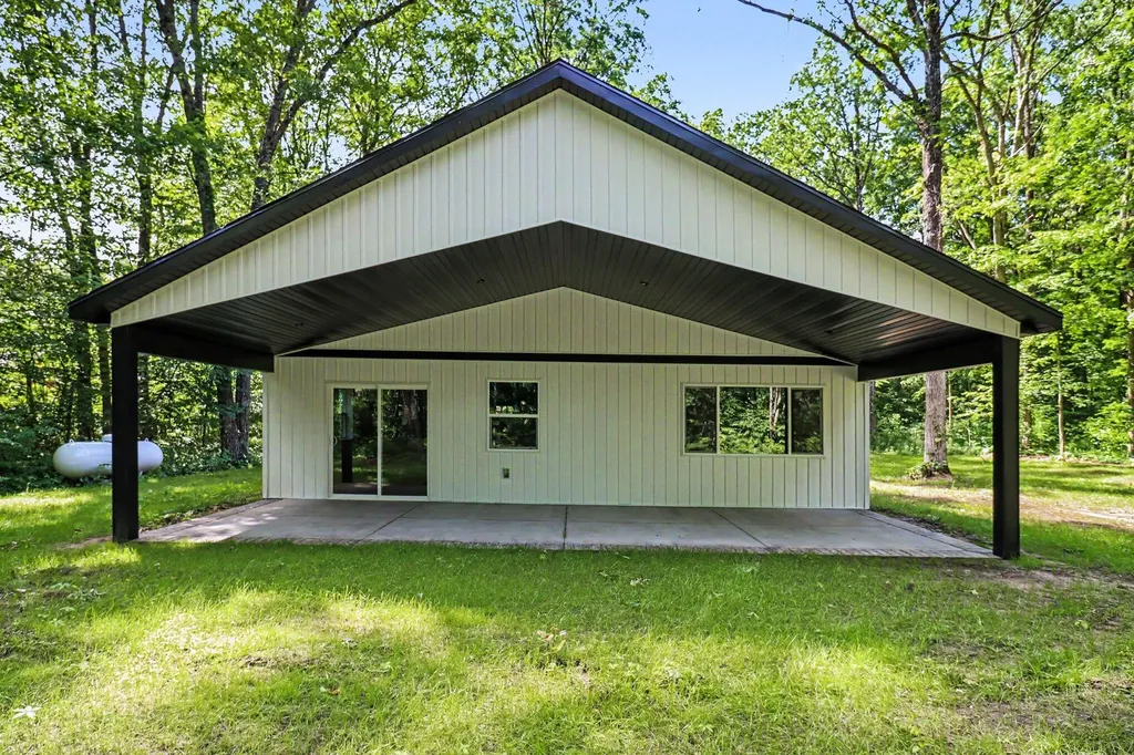 9066 Agawa Trail Reynolds Township MI 49329