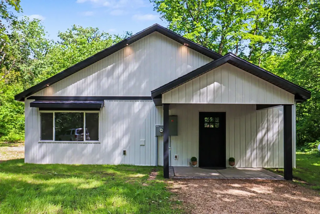 9066 Agawa Trail Reynolds Township MI 49329