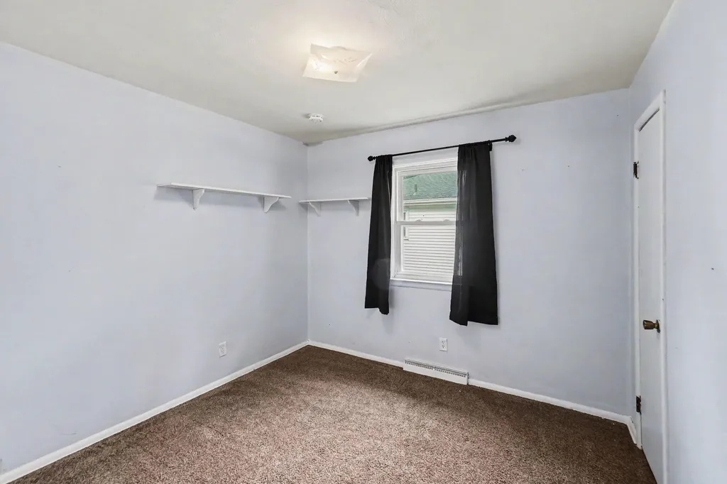 1262 NE Beechwood Street NE Grand Rapids City MI 49505